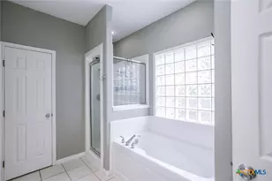 103 Windwood Ln, Victoria, TX 77904 - Photo 16