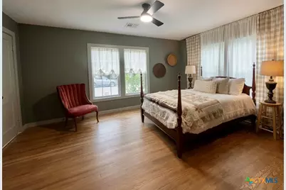 918 S 19th Street, Temple, TX 76504 - Photo 10