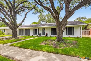 2308 E Loma Vista Ave, Victoria, TX 77901 - Photo 2