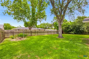 2308 E Loma Vista Ave, Victoria, TX 77901 - Photo 26