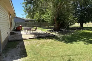304 Julie St, Burnet, TX 78611 - Photo 14
