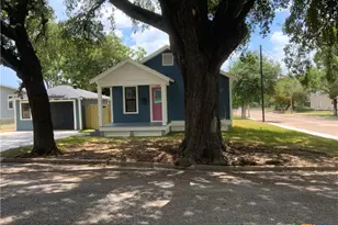 702 S William St, Victoria, TX 77901 - Photo 2