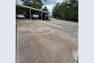 602 W Live Oak Street, Edna, TX 77957 - Photo 32