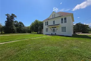 602 W Live Oak St, Edna, TX 77957 - Photo 2