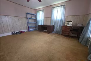 602 W Live Oak St, Edna, TX 77957 - Photo 22