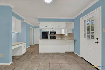 1302 S Mesquite Avenue, New Braunfels, TX 78130 - Photo 12