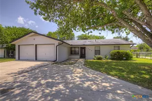 1302 S Mesquite Ave, New Braunfels, TX 78130 - Photo 2