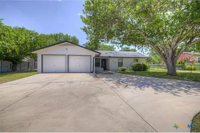1302 S Mesquite Avenue, New Braunfels, TX 78130 - Photo 1