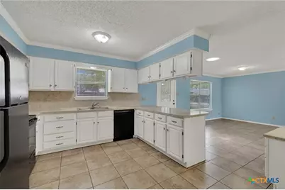 1302 S Mesquite Avenue, New Braunfels, TX 78130 - Photo 16