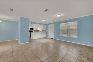 1302 S Mesquite Ave, New Braunfels, TX 78130 - Photo 10