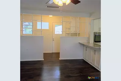 608 Beacon, Cuero, TX 77954 - Photo 10