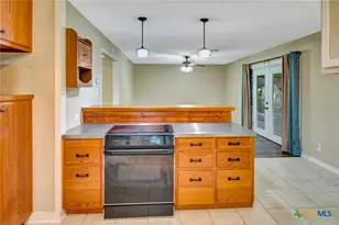 503 Angus St, Victoria, TX 77904 - Photo 8