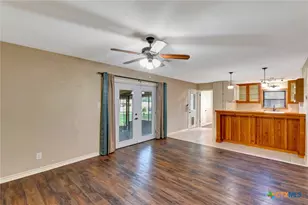 503 Angus St, Victoria, TX 77904 - Photo 12