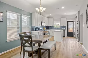 620 Navarro St, New Braunfels, TX 78132 - Photo 4