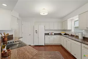 208 Bonner Blvd, New Braunfels, TX 78130 - Photo 12