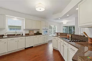 208 Bonner Blvd, New Braunfels, TX 78130 - Photo 10