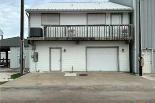 515 S 13th St, Port O'Connor, TX 77982 - Photo 6