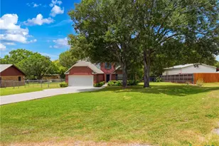 1357 Trail Bluff Dr, New Braunfels, TX 78132 - Photo 32