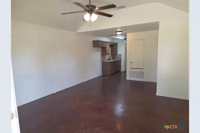810 E Avenue C #B, Temple, TX 76501 - Photo 2