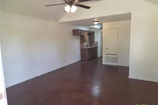 810 E Avenue C, Temple, TX 76501 - Photo 2
