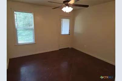 810 E Avenue C #B, Temple, TX 76501 - Photo 6