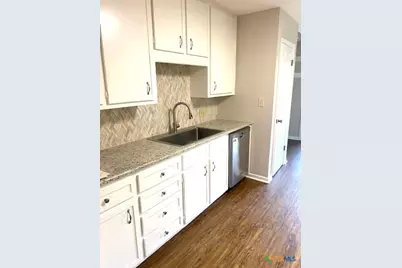 407 Ivanhoe Drive, Victoria, TX 77901 - Photo 4