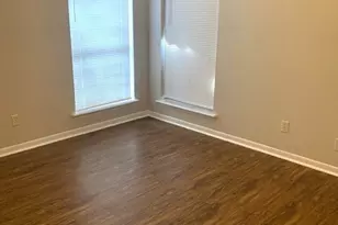 407 Ivanhoe Dr, Victoria, TX 77901 - Photo 8