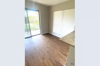 407 Ivanhoe Drive, Victoria, TX 77901 - Photo 6
