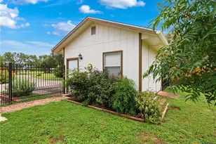 2402 Welsch Ln, New Braunfels, TX 78132 - Photo 32