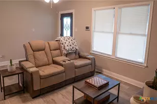 1805 E Crestwood Dr, Victoria, TX 77901 - Photo 10