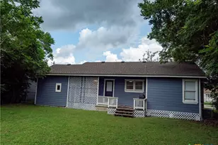 1805 E Crestwood Dr, Victoria, TX 77901 - Photo 6
