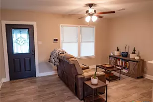 1805 E Crestwood Dr, Victoria, TX 77901 - Photo 18