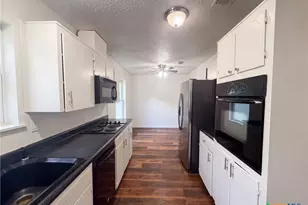 908 Laurie Ln, Copperas Cove, TX 76522 - Photo 2