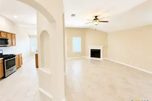 136 Musgrav, Kyle, TX 78640 - Photo 4