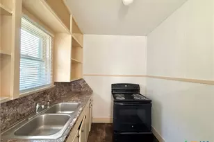 1006 N Goldman St, Victoria, TX 77901 - Photo 8