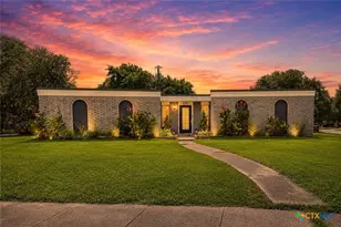 101 Mc Dow St, Victoria, TX 77901 - Photo 1