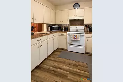101 Mc Dow Street, Victoria, TX 77901 - Photo 8