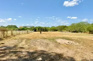 134 E North St, Goliad, TX 77963 - Photo 20