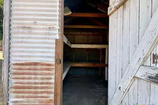 134 E North St, Goliad, TX 77963 - Photo 12