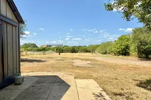 134 E North St, Goliad, TX 77963 - Photo 22