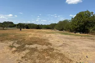 134 E North St, Goliad, TX 77963 - Photo 14