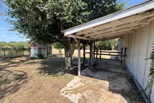 134 E North St, Goliad, TX 77963 - Photo 12