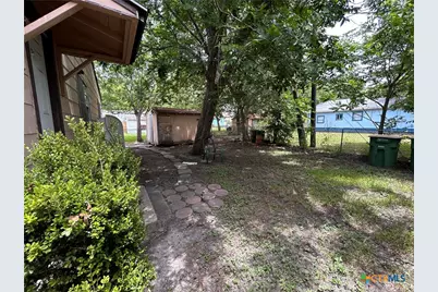 1305 E Mistletoe Avenue, Victoria, TX 77901 - Photo 22