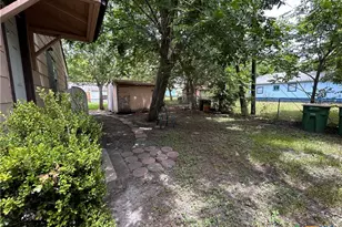 1305 E Mistletoe Ave, Victoria, TX 77901 - Photo 22