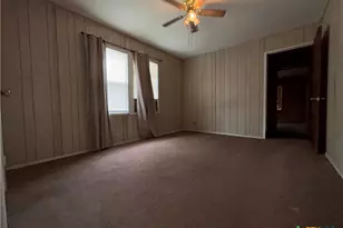 1305 E Mistletoe Ave, Victoria, TX 77901 - Photo 14