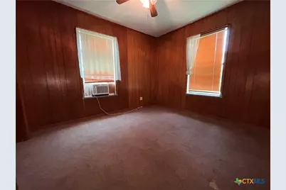 1305 E Mistletoe Avenue, Victoria, TX 77901 - Photo 12