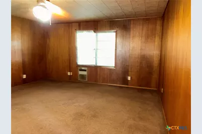 1305 E Mistletoe Avenue, Victoria, TX 77901 - Photo 6
