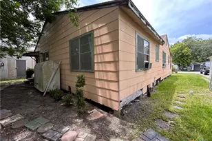1305 E Mistletoe Ave, Victoria, TX 77901 - Photo 24