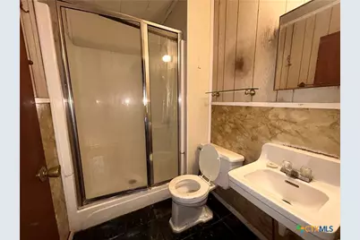 1305 E Mistletoe Avenue, Victoria, TX 77901 - Photo 18