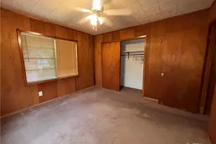 1305 E Mistletoe Ave, Victoria, TX 77901 - Photo 8